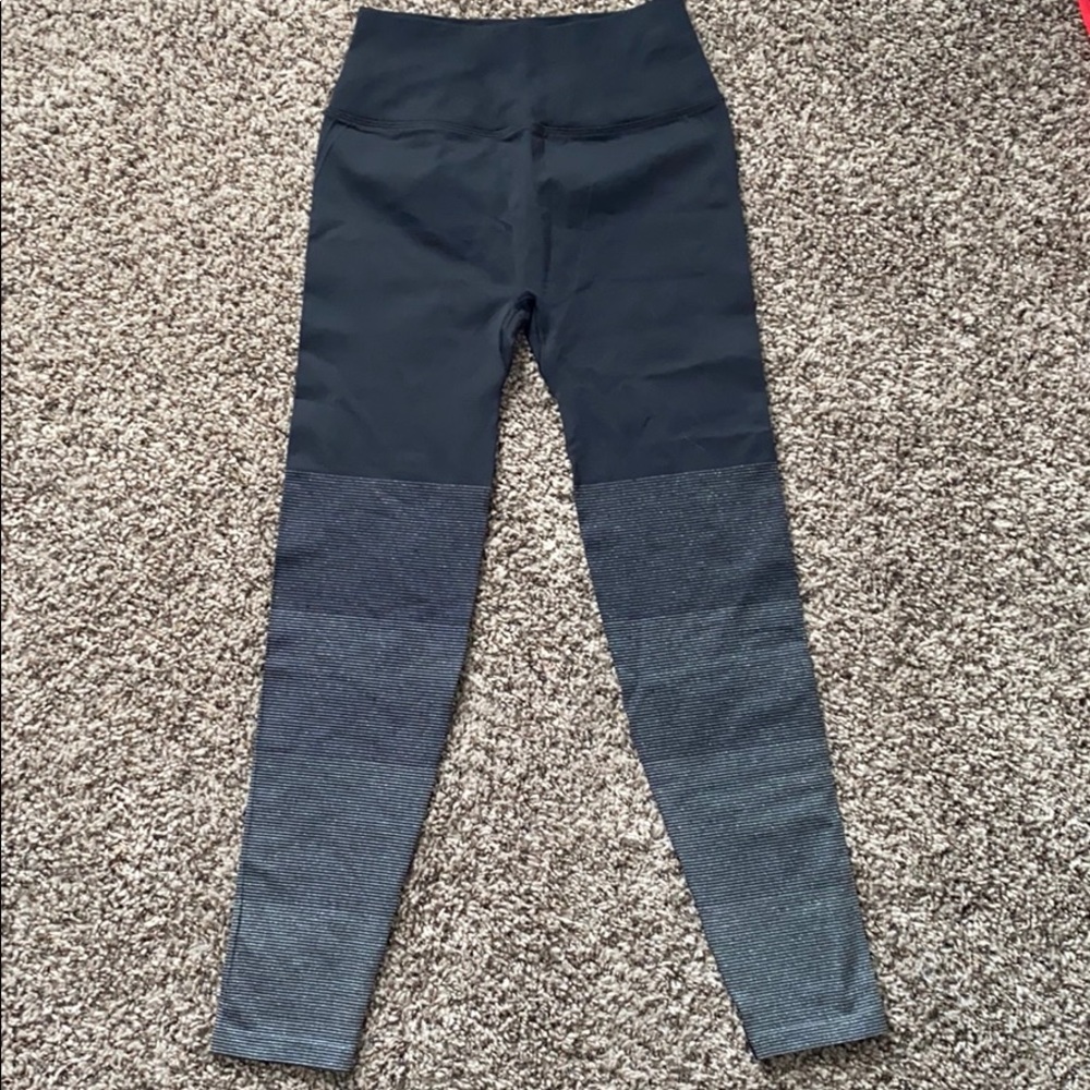 Never worn black lululemon legging!